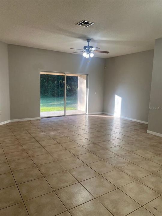 For Rent: $1,750 (3 beds, 2 baths, 1660 Square Feet)