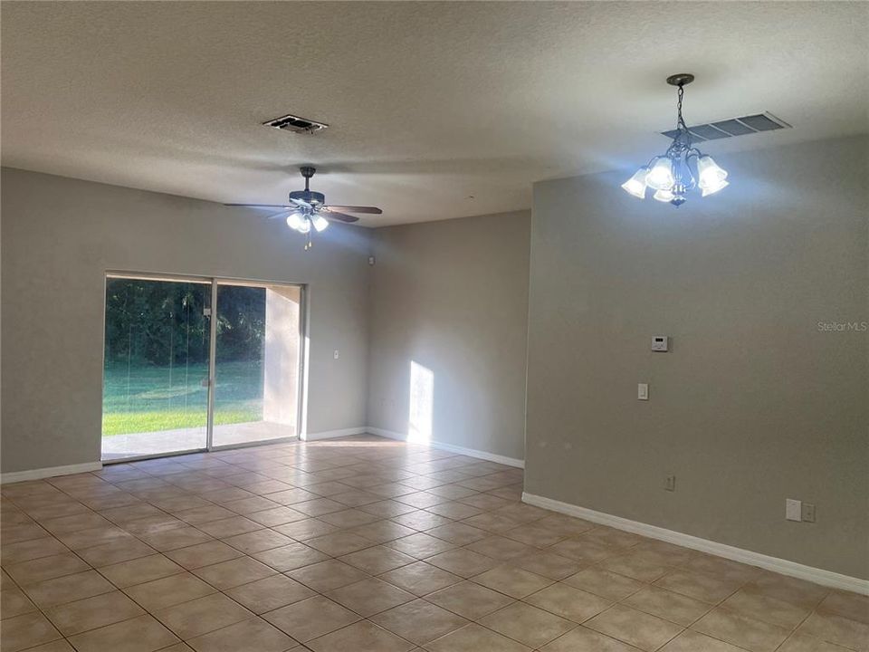 For Rent: $1,750 (3 beds, 2 baths, 1660 Square Feet)