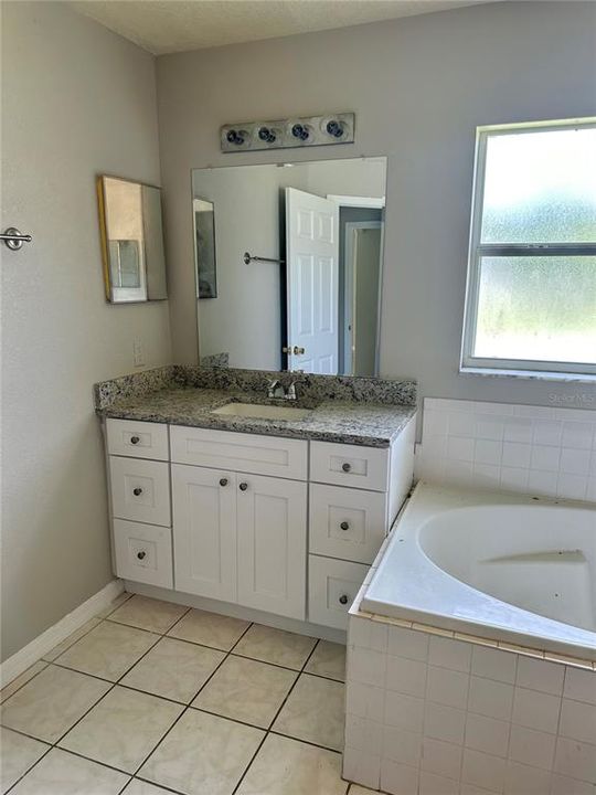 For Rent: $1,750 (3 beds, 2 baths, 1660 Square Feet)