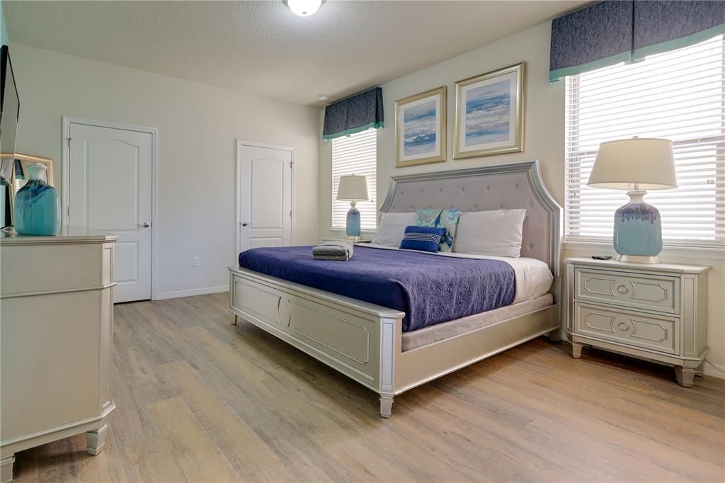 For Sale: $685,000 (8 beds, 6 baths, 4041 Square Feet)