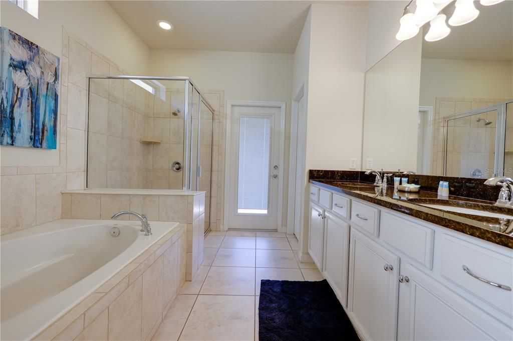 For Sale: $685,000 (8 beds, 6 baths, 4041 Square Feet)