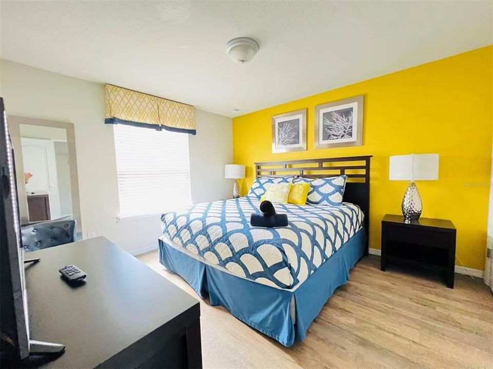 For Sale: $685,000 (8 beds, 6 baths, 4041 Square Feet)