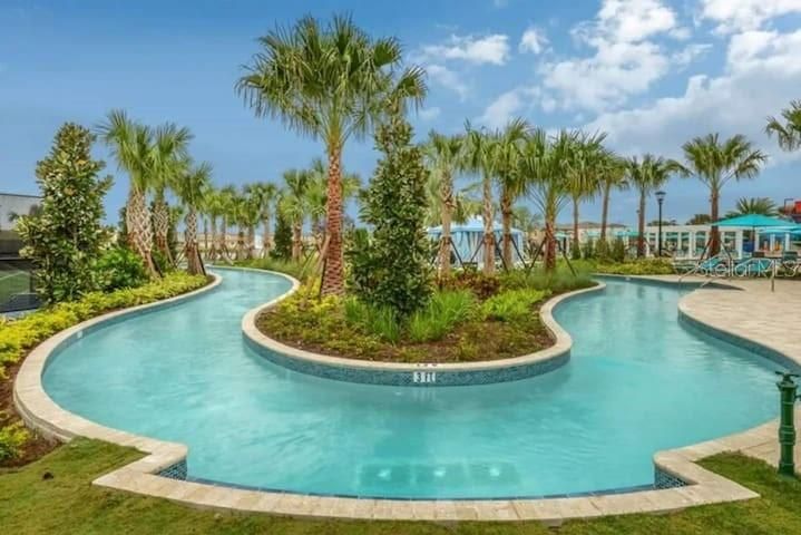 For Sale: $685,000 (8 beds, 6 baths, 4041 Square Feet)