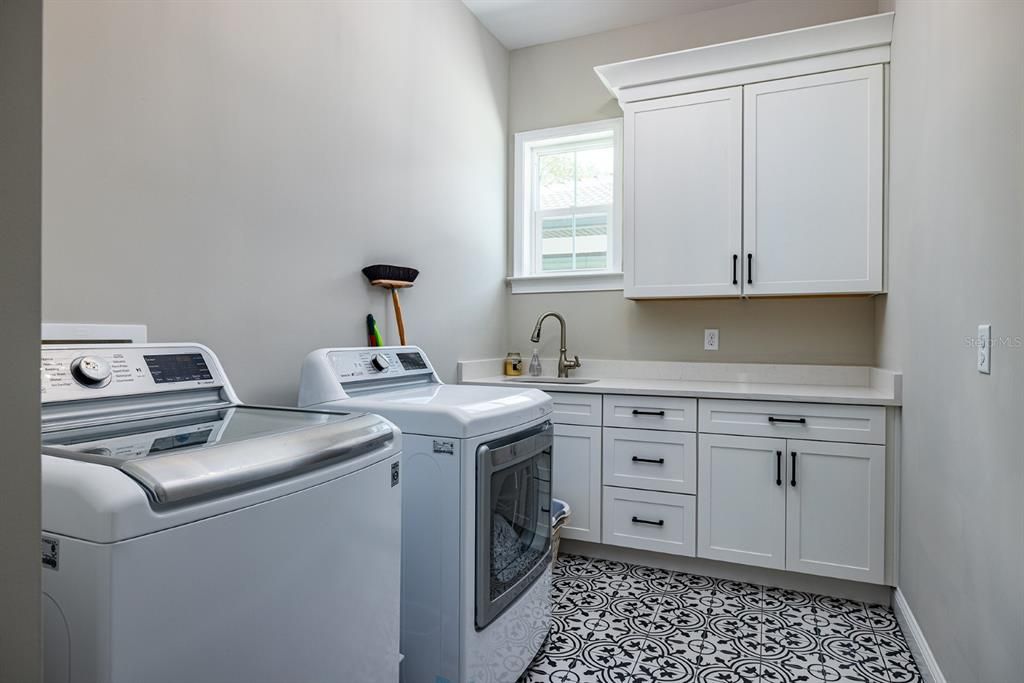 For Sale: $1,699,000 (4 beds, 3 baths, 3294 Square Feet)