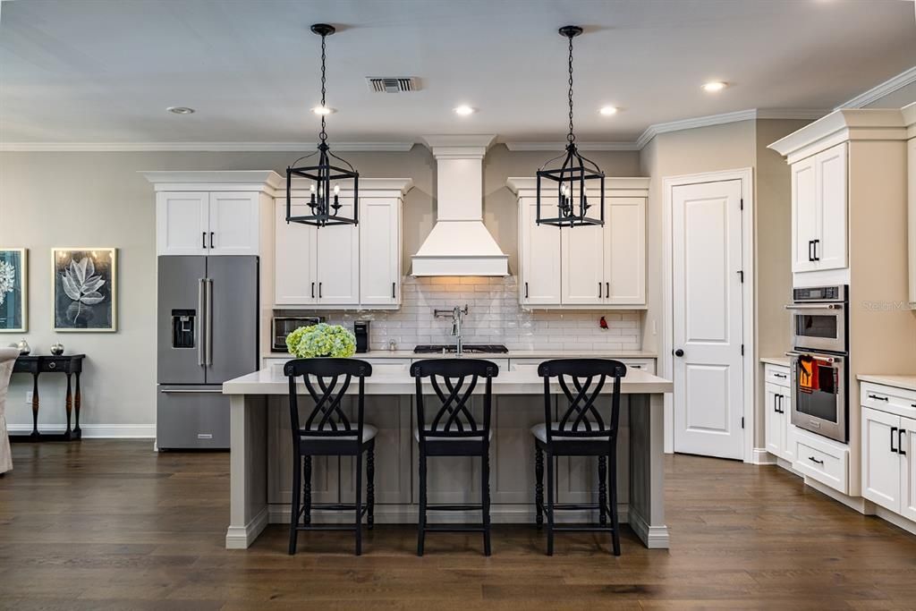 For Sale: $1,699,000 (4 beds, 3 baths, 3294 Square Feet)