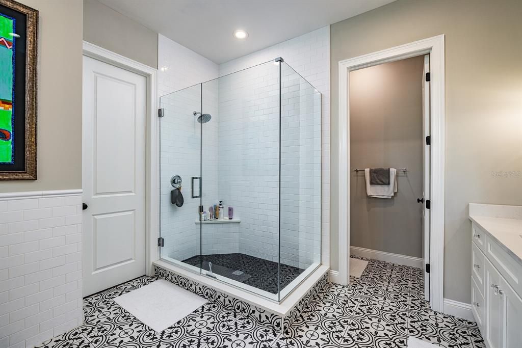 For Sale: $1,699,000 (4 beds, 3 baths, 3294 Square Feet)