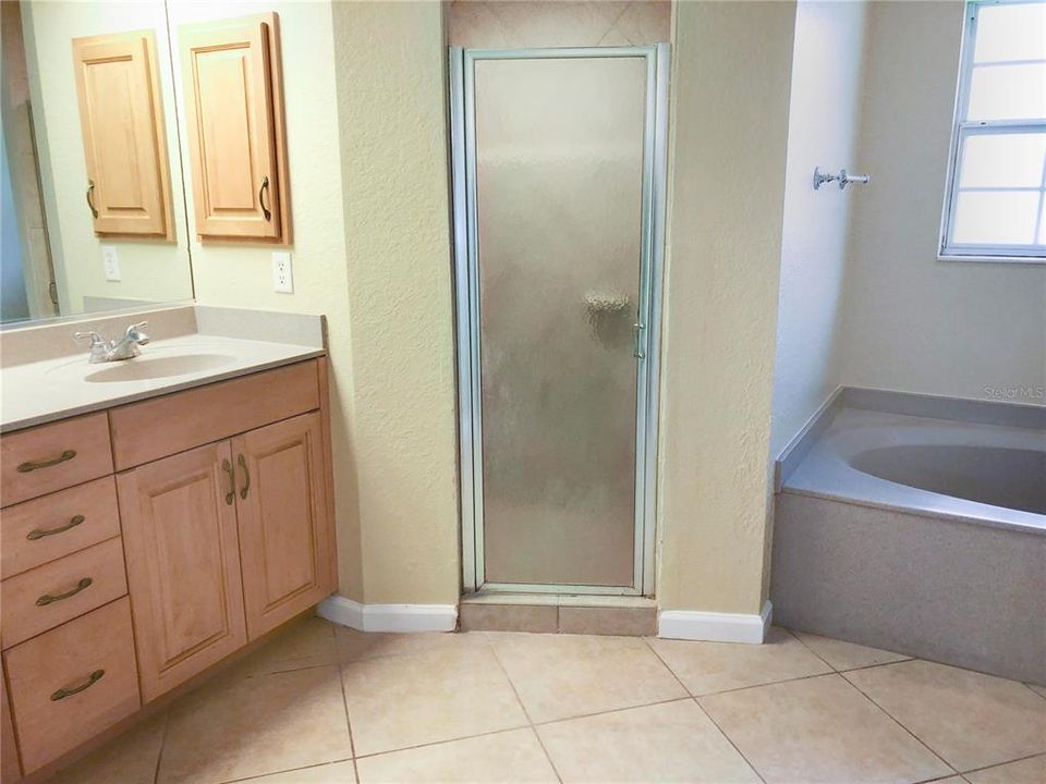 En Renta: $1,995 (4 camas, 2 baños, 2262 Pies cuadrados)