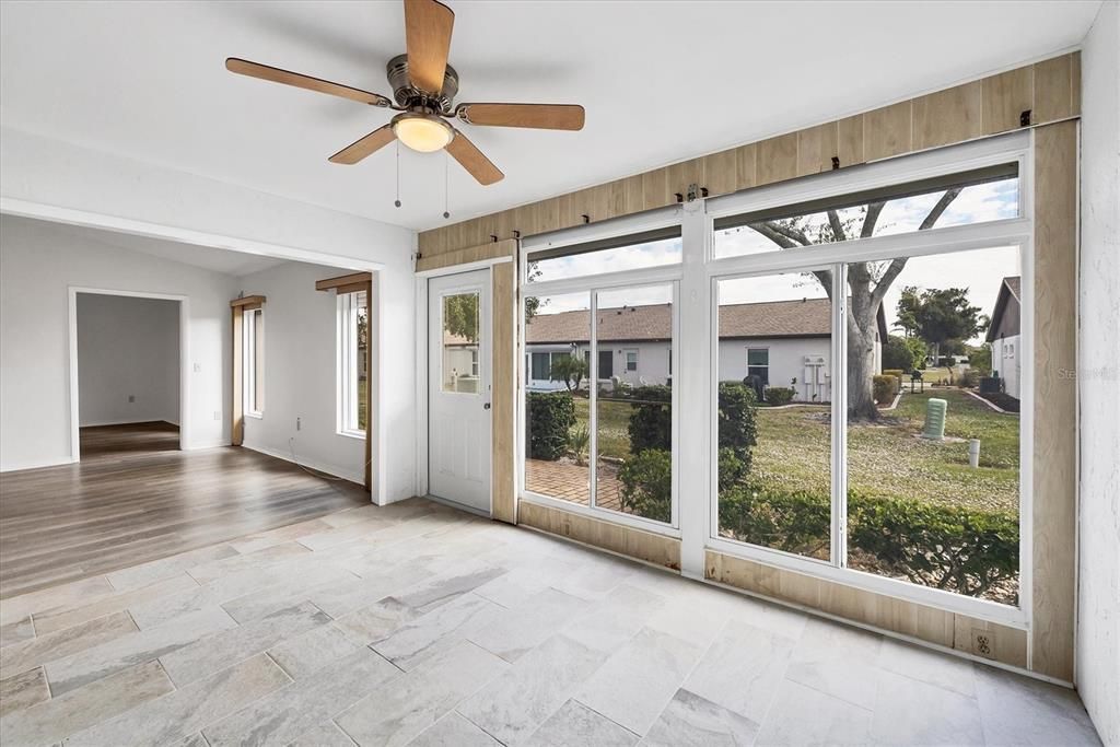 待售: $184,000 (2 贝兹, 2 浴室, 1383 平方英尺)