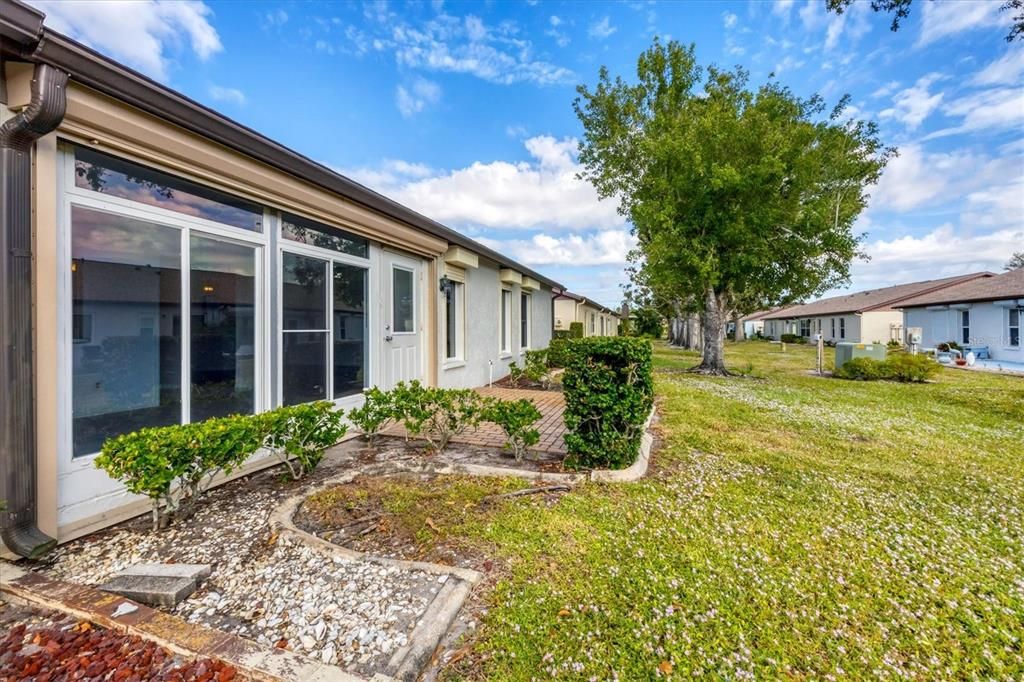 待售: $184,000 (2 贝兹, 2 浴室, 1383 平方英尺)