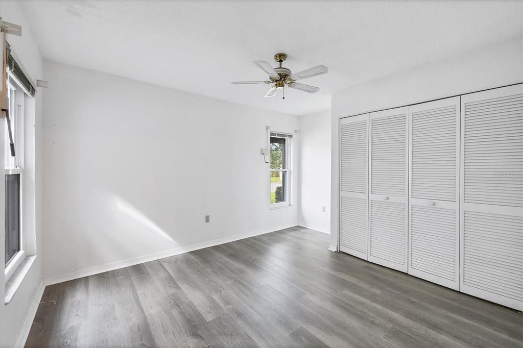 待售: $184,000 (2 贝兹, 2 浴室, 1383 平方英尺)