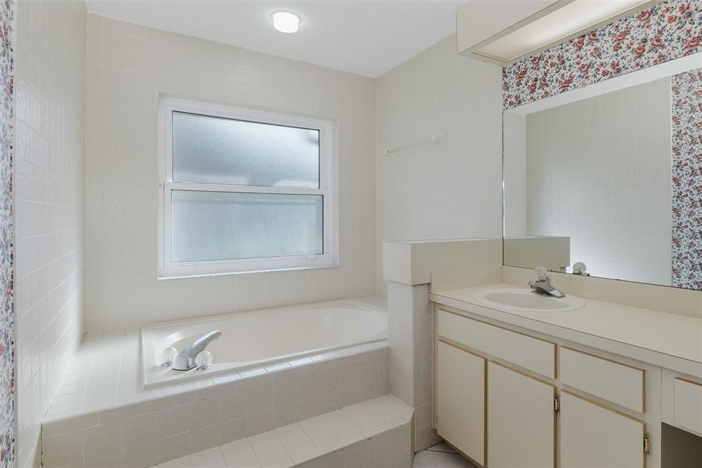 For Sale: $365,000 (3 beds, 2 baths, 2029 Square Feet)