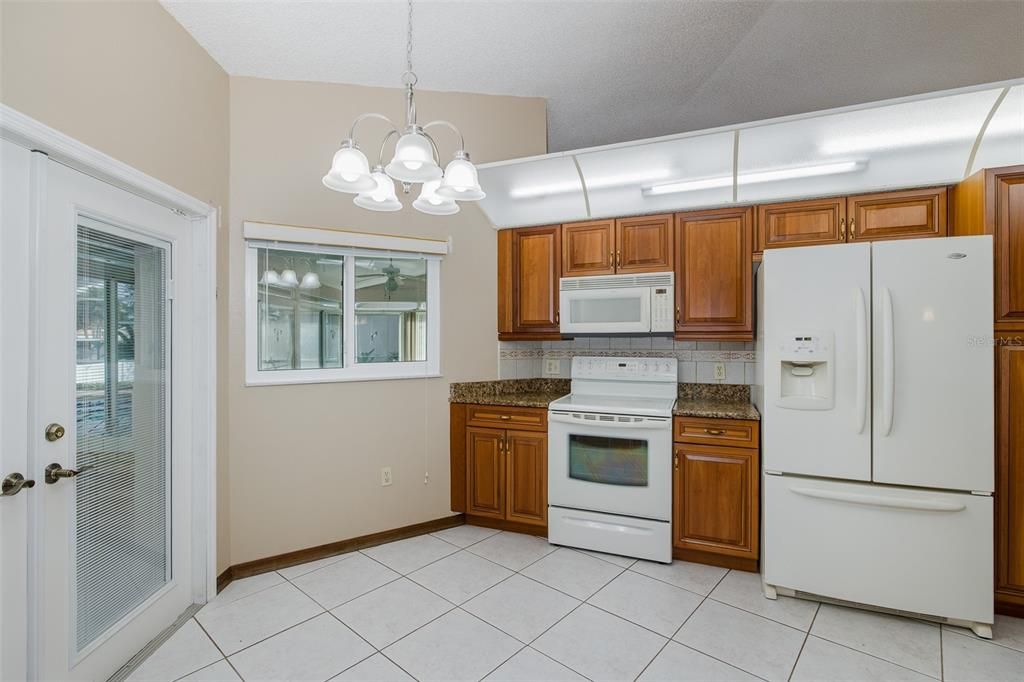 For Sale: $365,000 (3 beds, 2 baths, 2029 Square Feet)