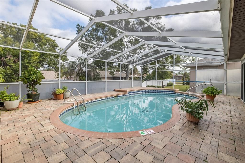 For Sale: $365,000 (3 beds, 2 baths, 2029 Square Feet)