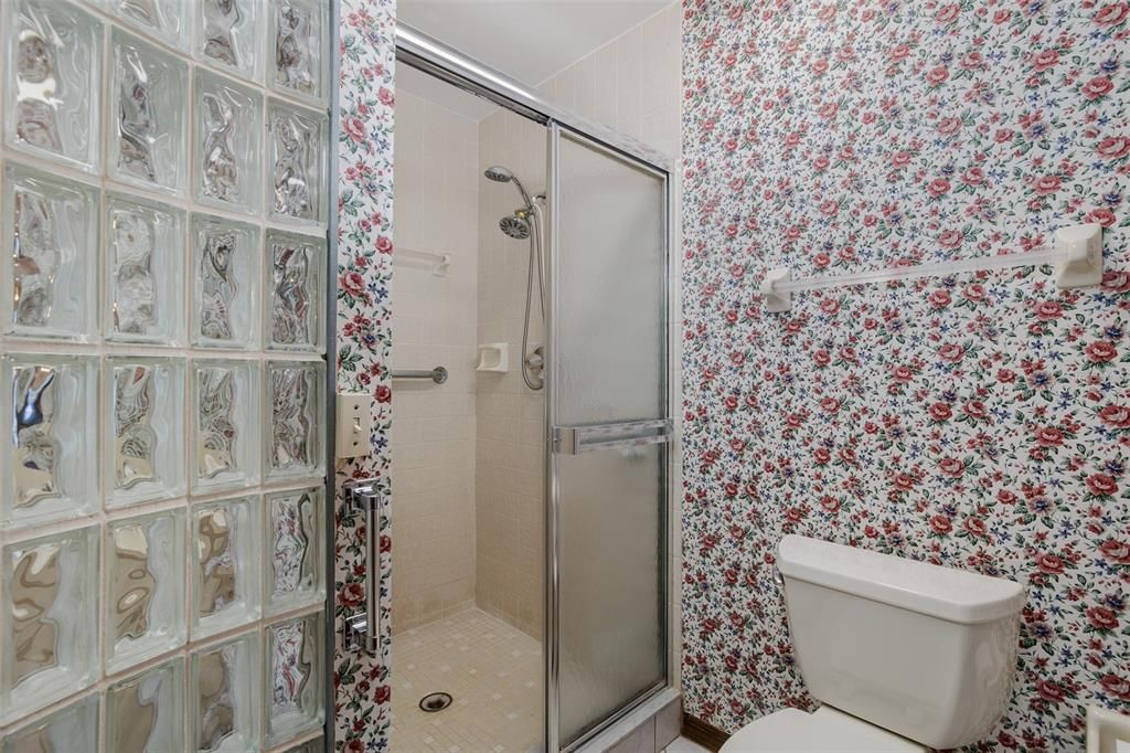 For Sale: $365,000 (3 beds, 2 baths, 2029 Square Feet)