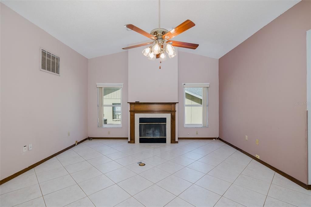 For Sale: $365,000 (3 beds, 2 baths, 2029 Square Feet)