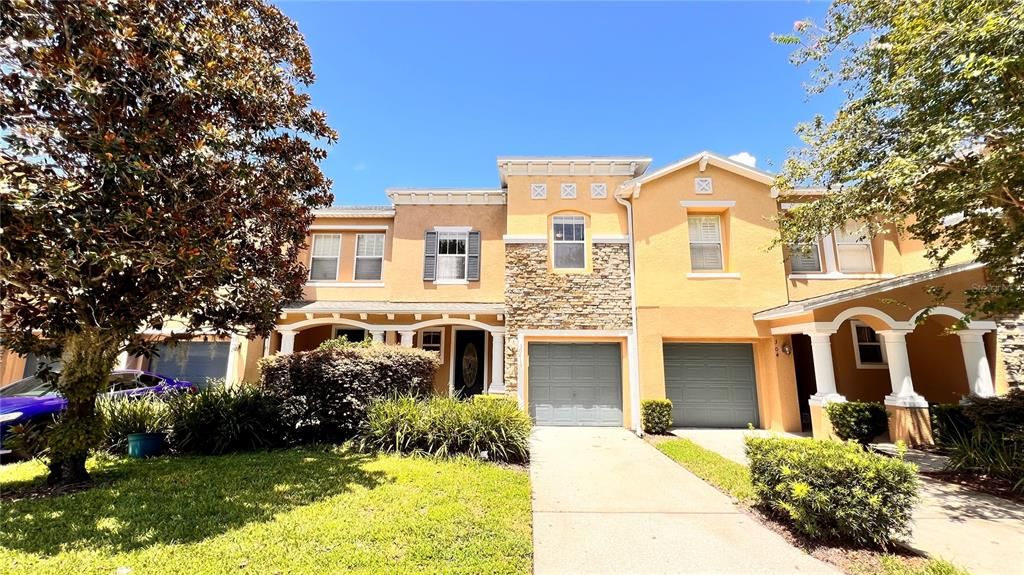 Recently Rented: $2,160 (3 beds, 2 baths, 1689 Square Feet)