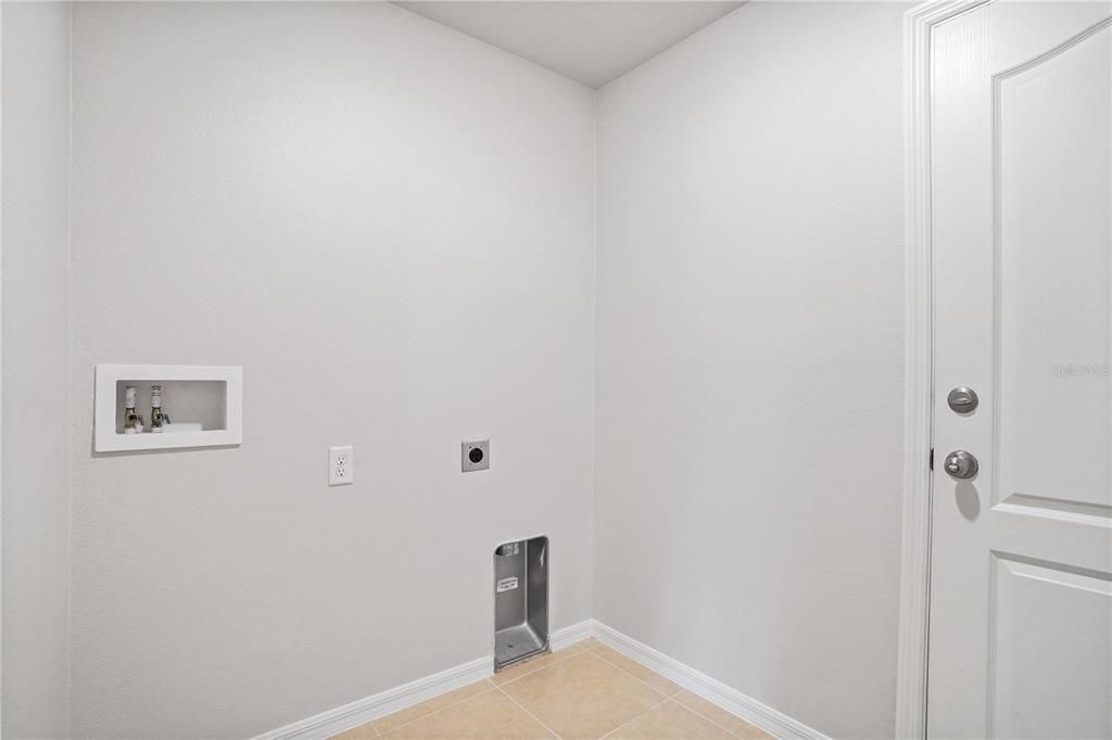 Active With Contract: $309,900 (4 beds, 2 baths, 1680 Square Feet)