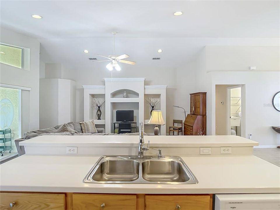 For Sale: $284,900 (3 beds, 2 baths, 1991 Square Feet)