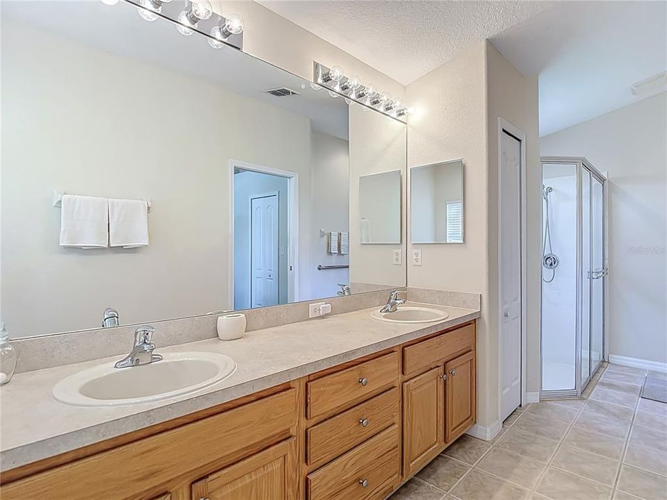 For Sale: $284,900 (3 beds, 2 baths, 1991 Square Feet)