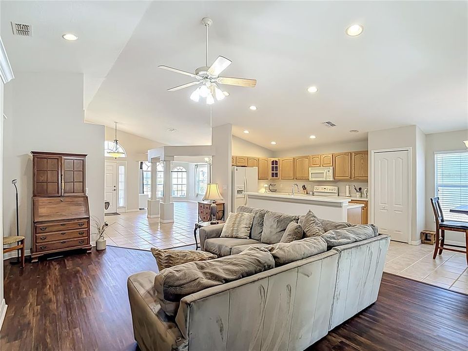 For Sale: $284,900 (3 beds, 2 baths, 1991 Square Feet)