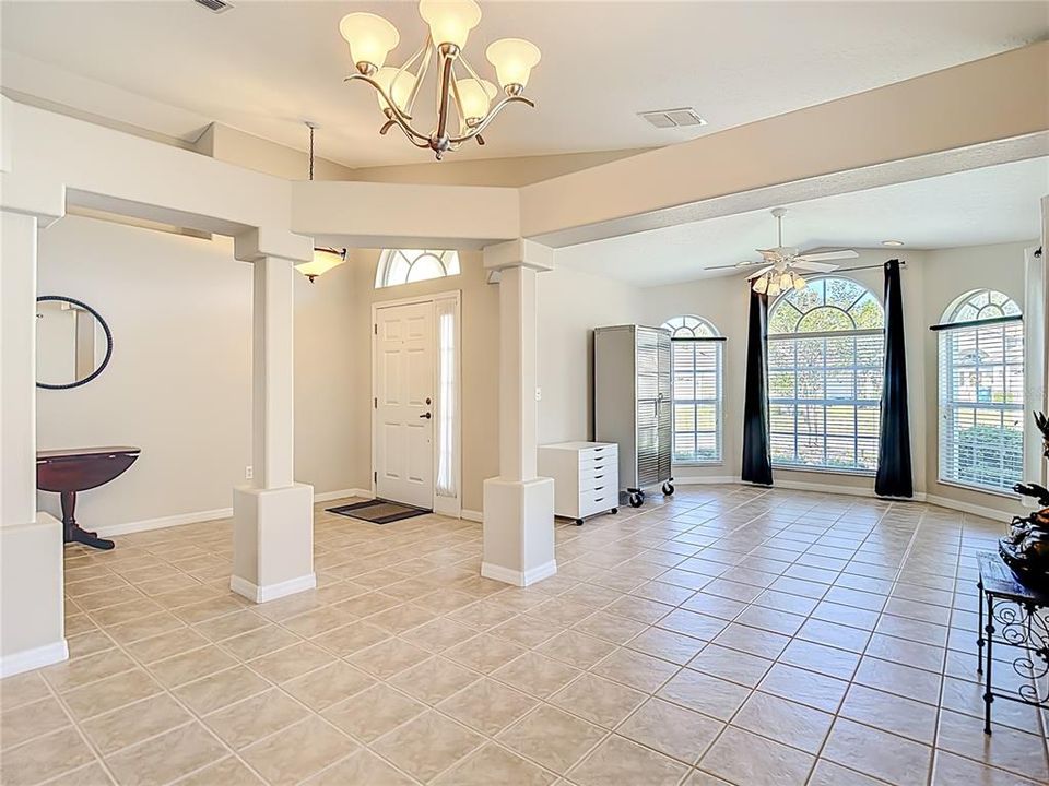 For Sale: $284,900 (3 beds, 2 baths, 1991 Square Feet)