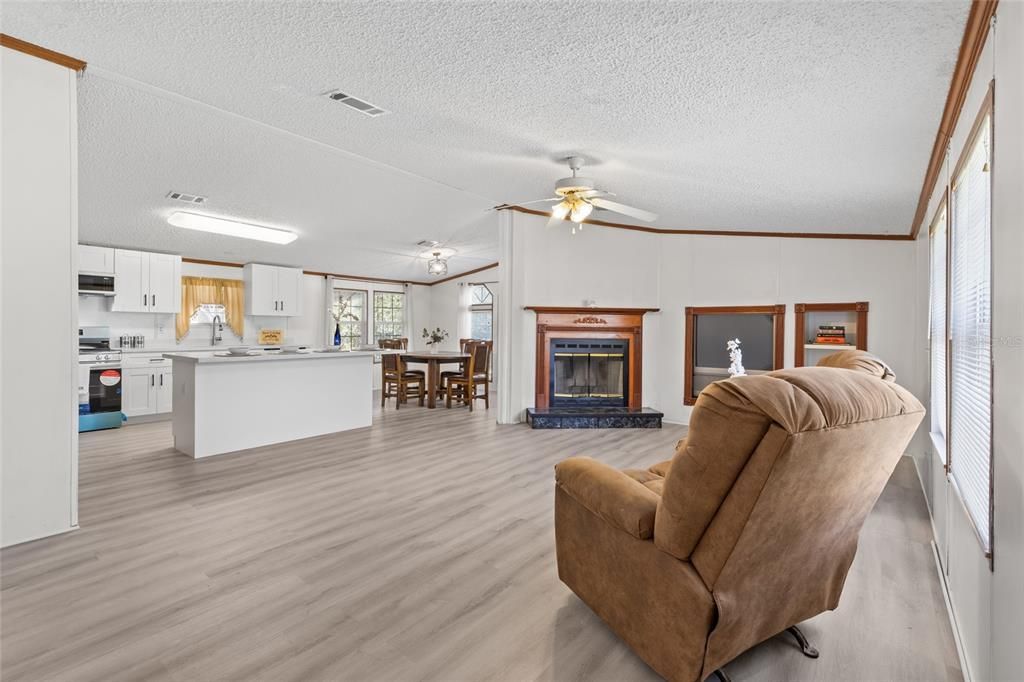 For Sale: $205,000 (3 beds, 2 baths, 1944 Square Feet)