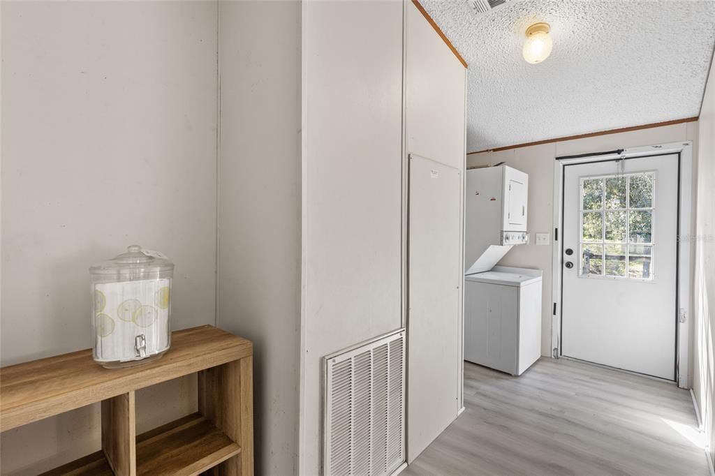 For Sale: $205,000 (3 beds, 2 baths, 1944 Square Feet)