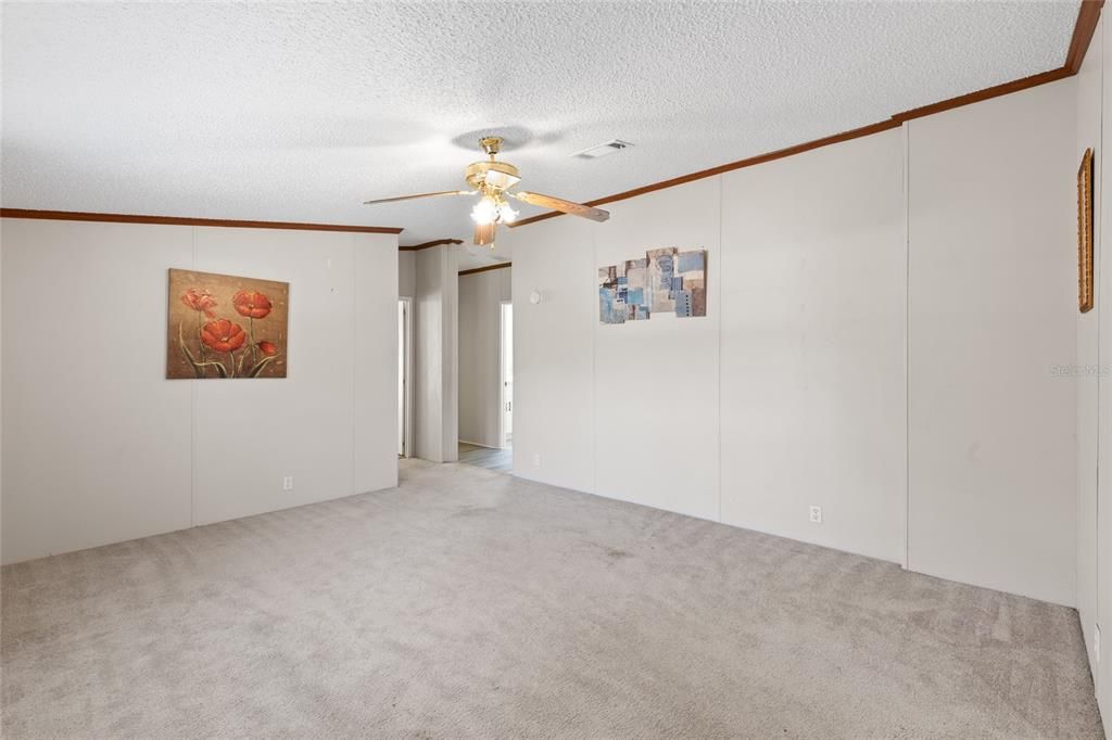 For Sale: $205,000 (3 beds, 2 baths, 1944 Square Feet)