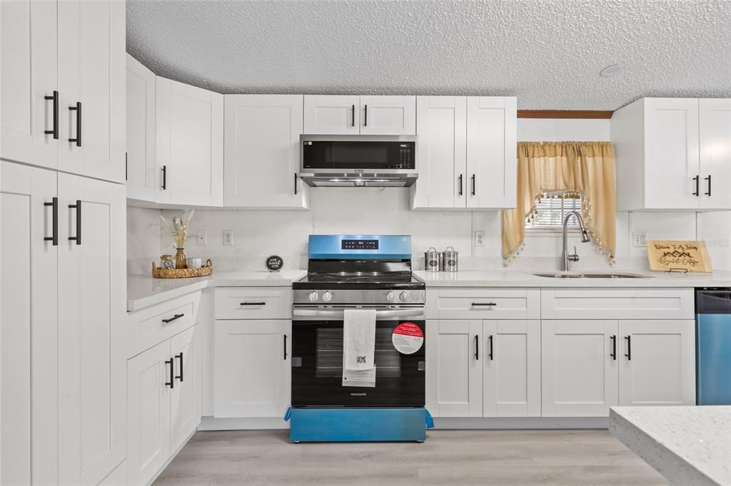 For Sale: $205,000 (3 beds, 2 baths, 1944 Square Feet)