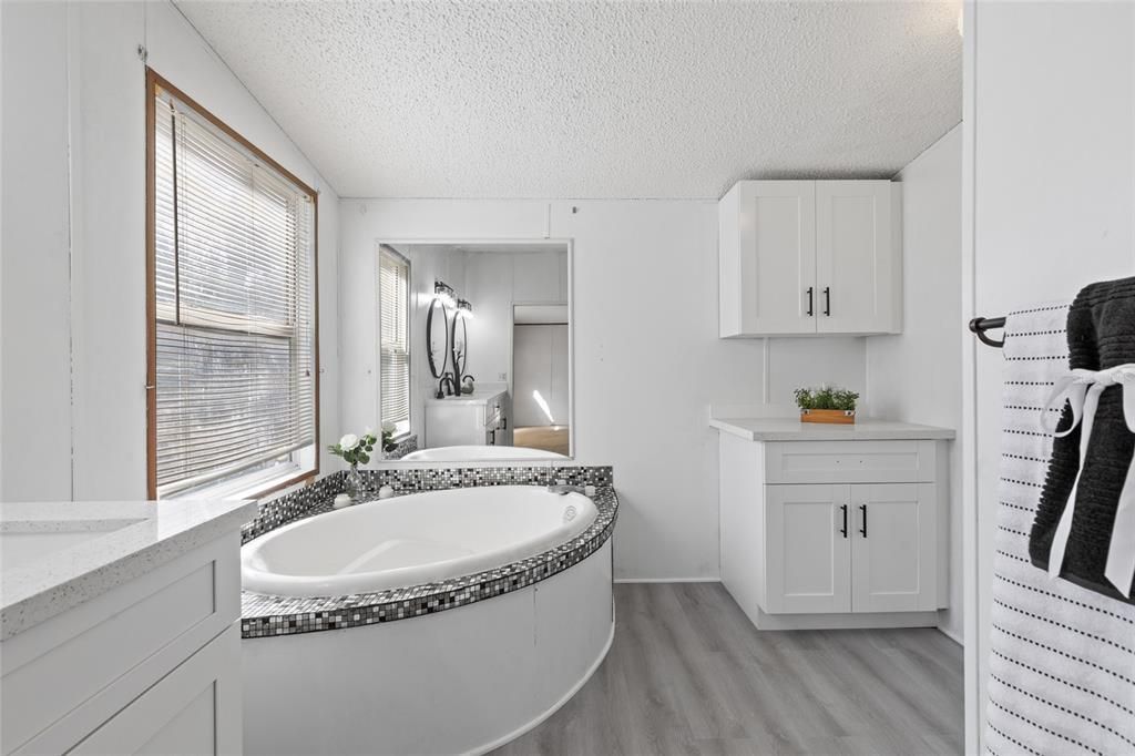 For Sale: $205,000 (3 beds, 2 baths, 1944 Square Feet)