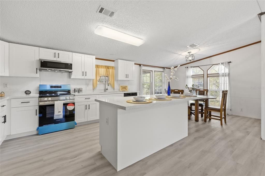 For Sale: $205,000 (3 beds, 2 baths, 1944 Square Feet)