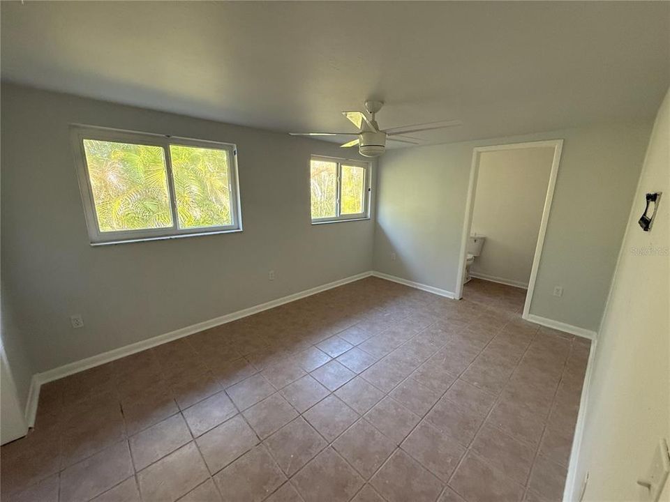 待售: $425,000 (3 贝兹, 0 浴室, 1990 平方英尺)