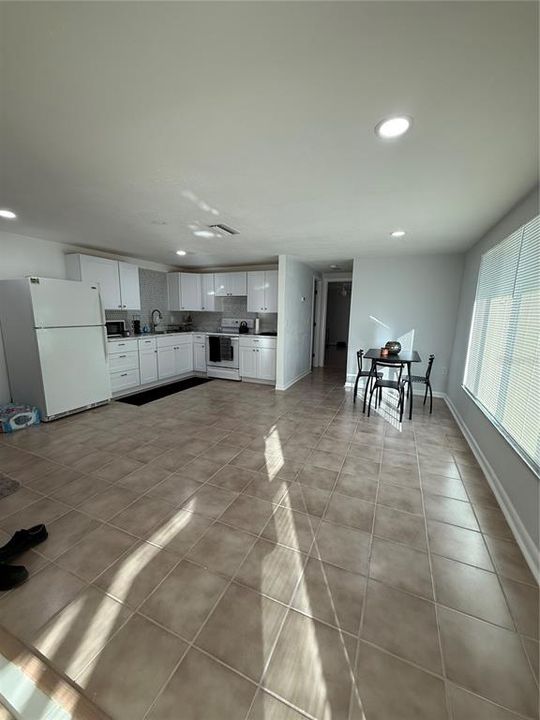 待售: $425,000 (3 贝兹, 0 浴室, 1990 平方英尺)