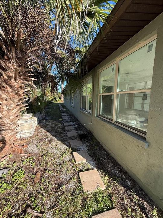 待售: $425,000 (3 贝兹, 0 浴室, 1990 平方英尺)