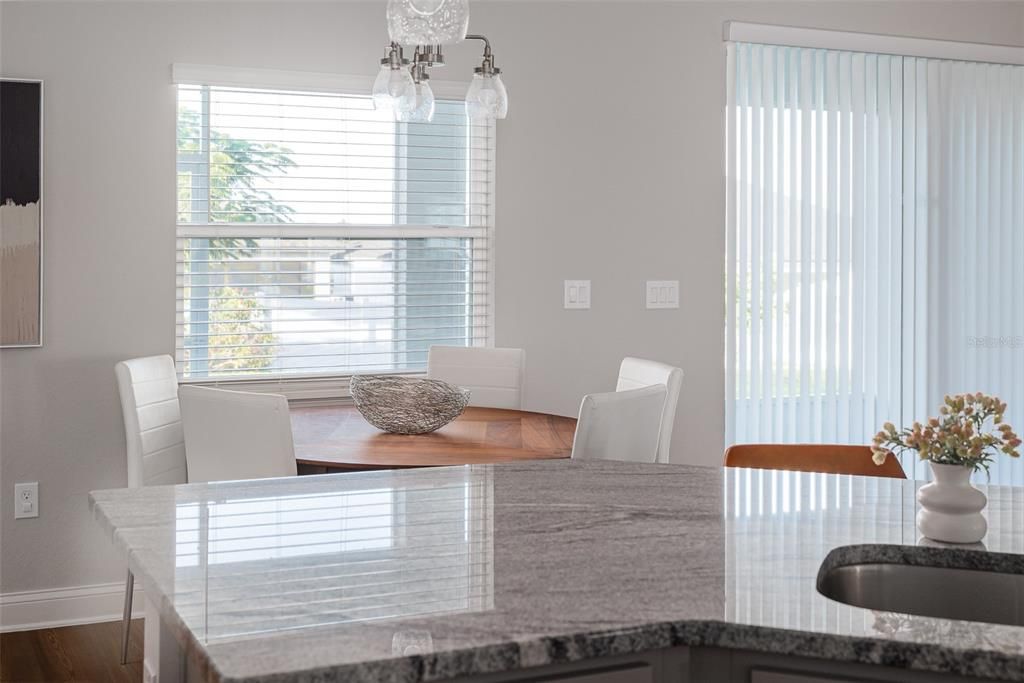 待售: $520,000 (5 贝兹, 3 浴室, 2776 平方英尺)