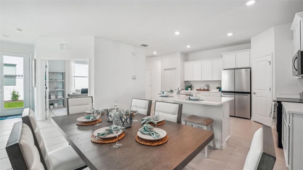 Active With Contract: $314,990 (3 beds, 2 baths, 1564 Square Feet)