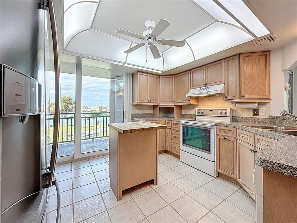 For Sale: $649,000 (3 beds, 2 baths, 1470 Square Feet)