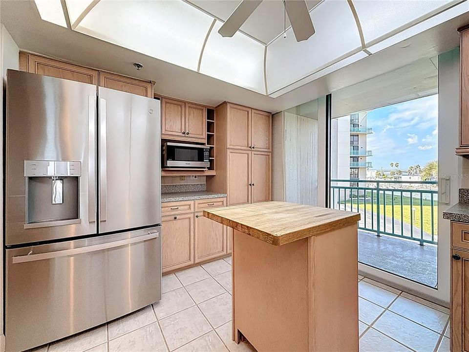 For Sale: $649,000 (3 beds, 2 baths, 1470 Square Feet)