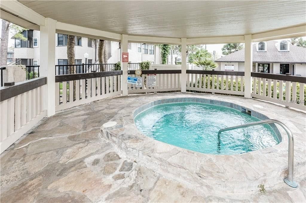 待售: $162,000 (1 贝兹, 1 浴室, 749 平方英尺)