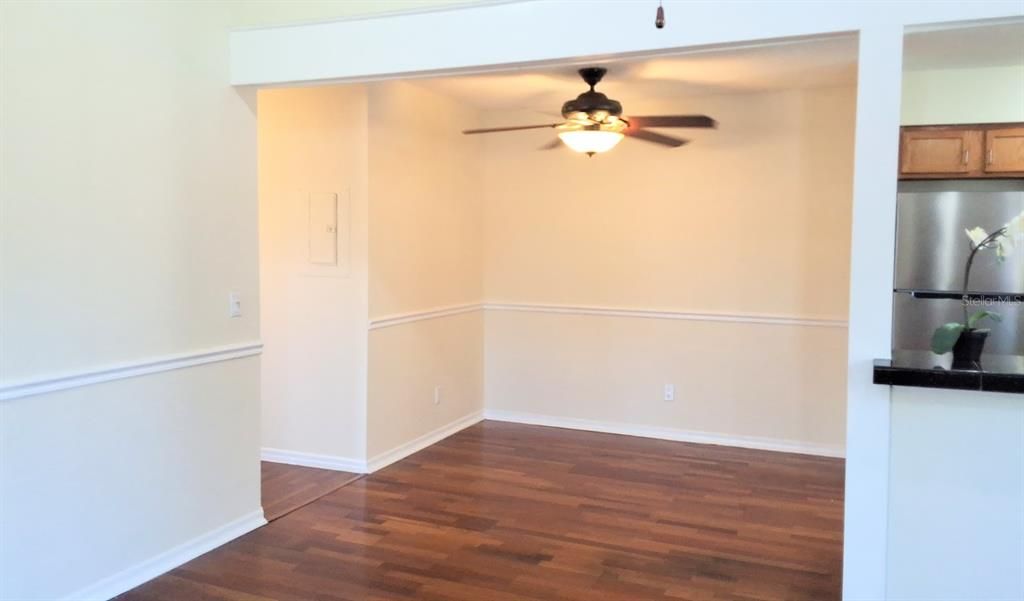 待售: $162,000 (1 贝兹, 1 浴室, 749 平方英尺)