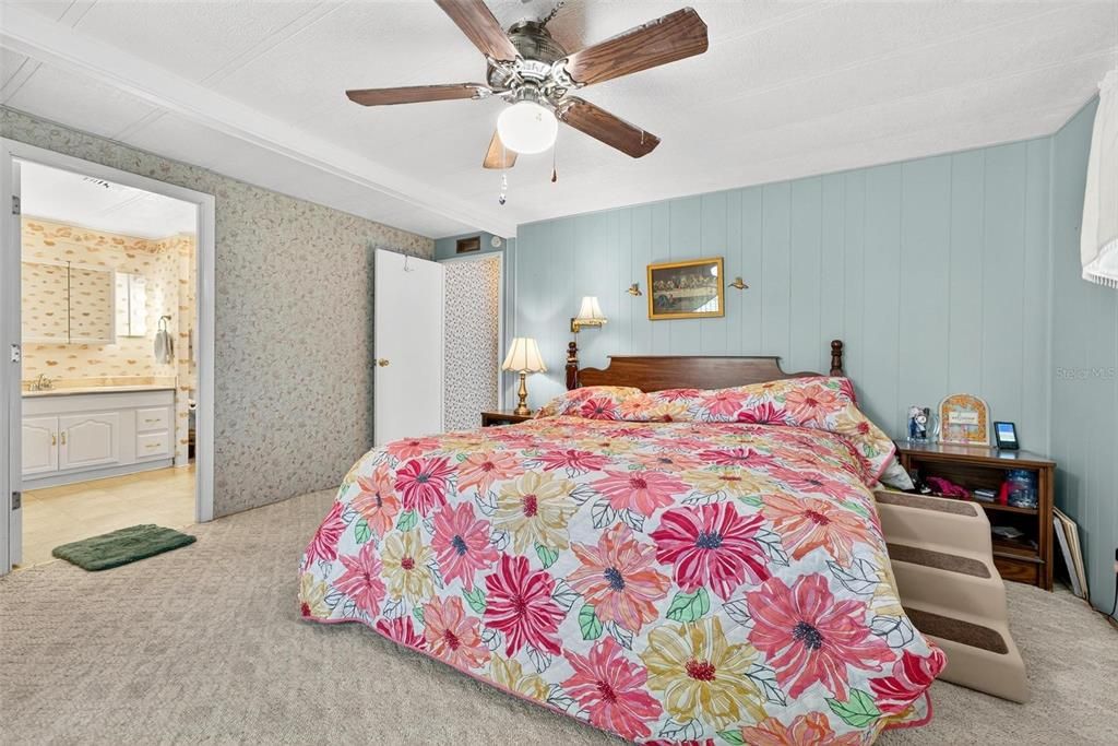 For Sale: $139,900 (3 beds, 2 baths, 1152 Square Feet)