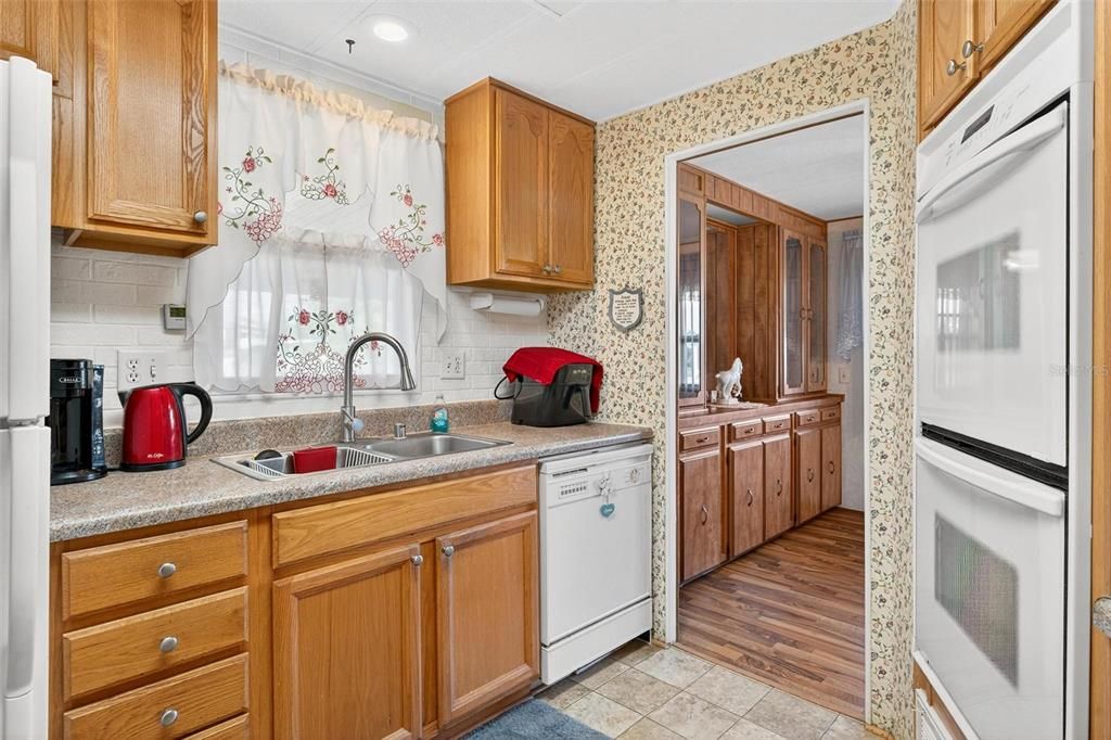 For Sale: $139,900 (3 beds, 2 baths, 1152 Square Feet)