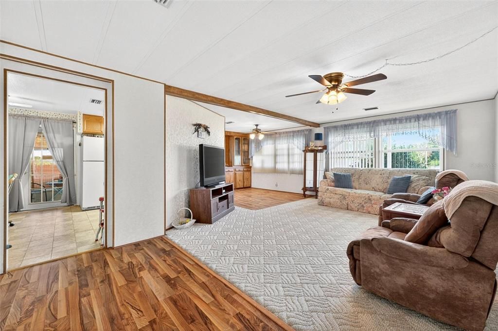 For Sale: $139,900 (3 beds, 2 baths, 1152 Square Feet)