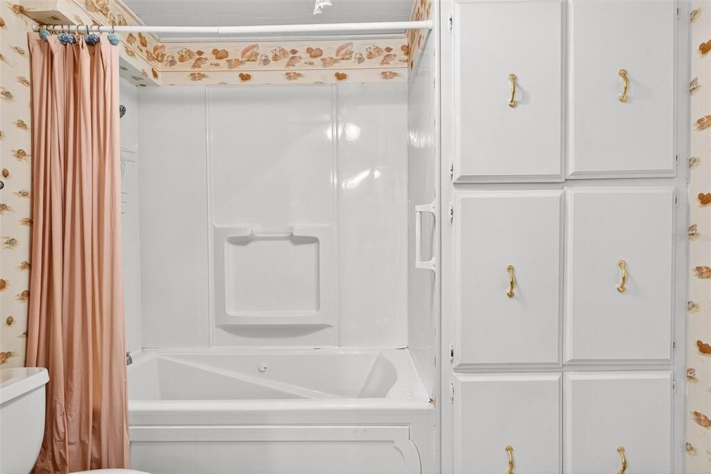 For Sale: $139,900 (3 beds, 2 baths, 1152 Square Feet)