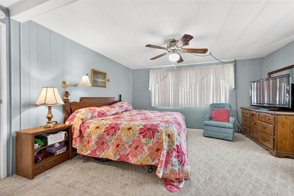 For Sale: $139,900 (3 beds, 2 baths, 1152 Square Feet)