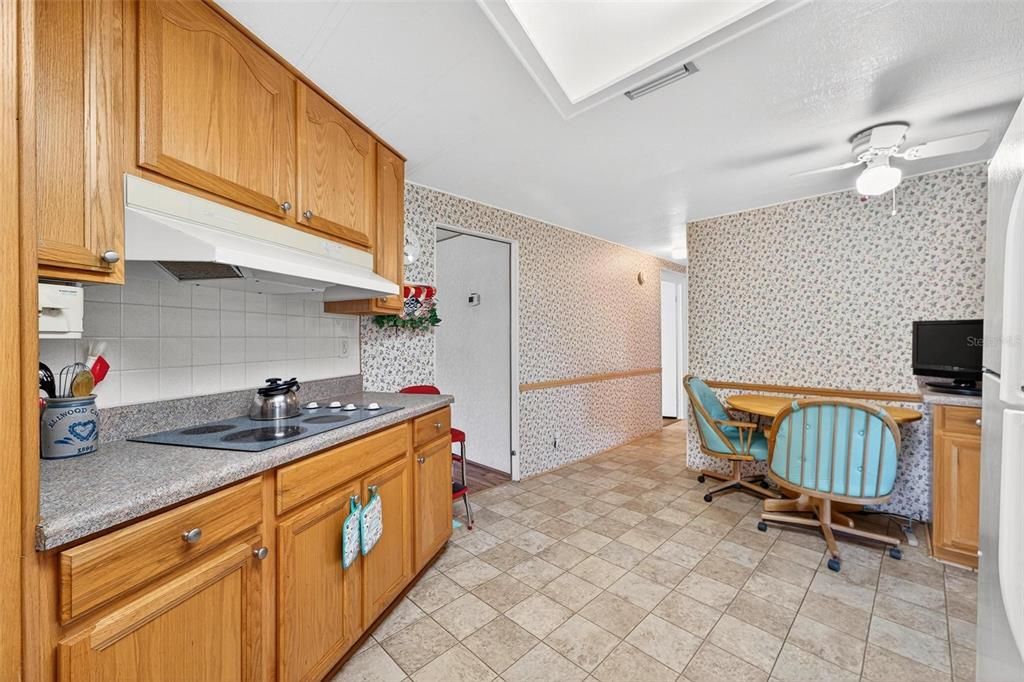 For Sale: $139,900 (3 beds, 2 baths, 1152 Square Feet)