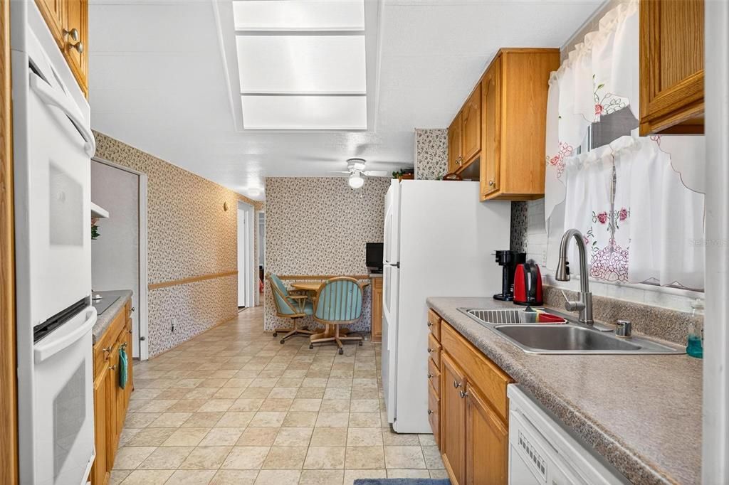 For Sale: $139,900 (3 beds, 2 baths, 1152 Square Feet)