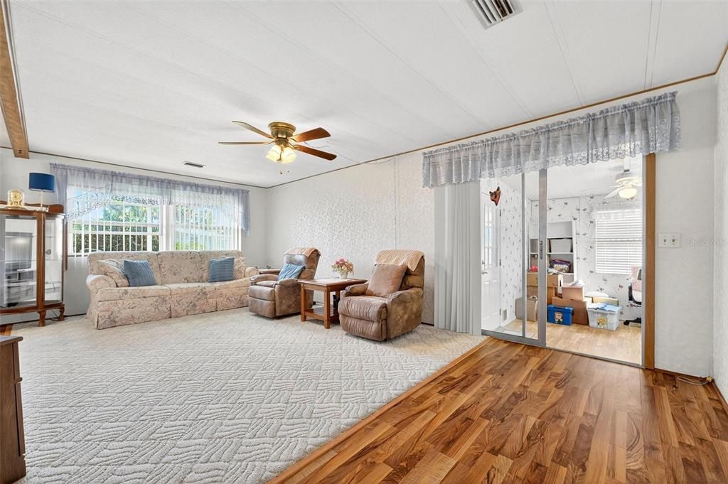 For Sale: $139,900 (3 beds, 2 baths, 1152 Square Feet)