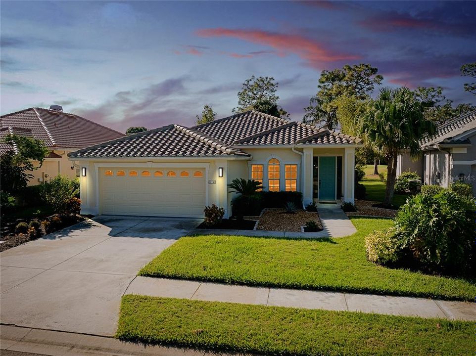 Active With Contract: $589,000 (3 beds, 2 baths, 1694 Square Feet)