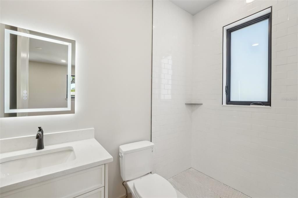 出租: $9,975 (4 贝兹, 4 浴室, 2850 平方英尺)